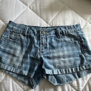 Shorts size 25